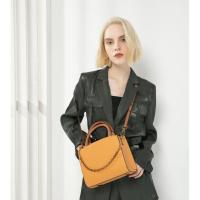 ราคา Charles Keith Chain Link Classic Handbag Womens Office Business Bag Everyday Sling Bag 411003 (13557315845)