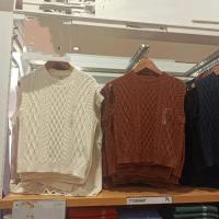 ราคา UNIQLO เสื้อผ้าเด็กซิงเกิ้ลญี่ปุ่นสำหรับเด็กชายและเด็กหญิง2023ฤดูใบไม้ร่วงและฤดูหนาวรูปแบบใหม่เสื้อสเวตเตอร์สเวตเตอร์เสื้อกั๊กแขนกุด462468 (20946073980)