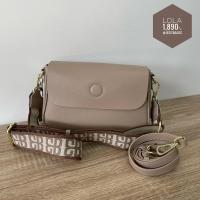 ราคา Lola กระเป๋าสะพายหนังแท้ สายสะพาย2เส้น (15620535279)