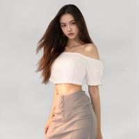 ราคา Closet Crush Off shoulder crop blouse White เสื้อครอปปาดไหล่ (21244640472)