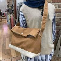 ราคา ได้ที่นี่ UNIQLO กระเป๋ากระเป๋าผ้าใบสำหรับผู้ชายและผู้หญิงกระเป๋าแบบสะพายเฉียงกระเป๋าสะพายไหล่หนึ่งชิ้นสำหรับใส่ของกระเป๋าโท้ทความจุเยอะ (19901189836)