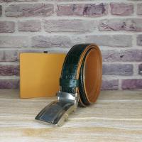 ราคา เข็มขัดหนังจระเข้ หัวออโต้ล็อค ด้านในเข็มขัด มีช่องซิป เก็บซ่อนเงินได้ เข็มขัดหนังแท้ เป็นหนังจระเข้ สีเขียว (16720256385)