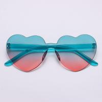ราคา BUUXIAA ทันสมัยและทันสมัย สีสันสดใส สีลูกอมสี แว่นตากันแดดรูปหัวใจ ที่บังแดด แว่นกันแดดสำหรับงานเลี้ยง แว่นตารูปหัวใจ (20521925576)