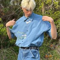 ราคา MAYCHEER เสื้อเชิ้ตลำลองแขนสั้นแฟชั่นทรงหลวมปักลายวินเทจสีน้ำเงินฤดูร้อน (19592601862)