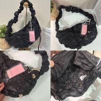 ราคา CarLyn ทรง cozy งานชนช๊อป ขนาด ฐาน ประมาณ 12 นิ้ว สะพายครอสบอดี (20614622050)