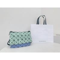ราคา 100 BaoBao Issey Miyake PRISM KANGAROO 7 7 ตารางกระเป๋าผู้ชายและผู้หญิงกระเป๋าสะพายข้างสีเดียว Messenger กระเป๋า BB21 AG543 AG546 (18343204671)
