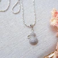 ราคา สร้อยคอทองคำขาวพร้อมจี้น้ำเต้าดูดทรัพย์ ดูเงินทอง จี้มงคล จี้น่ารักๆ พร้อมส่ง (2058172704)