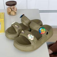 ราคา QZshop ขายดี รองเท้าแตะผญมีตัวติดการ์ตูนแต่งสายรัดส้น รองเท้าแตะแบบสวมสายคาด 2 เส้น รองเท้าแตะแฟชั่น ดีเทลเป็นรองเท้าสายคาด2เส้นพร้อมสายรัดส้นอย่างดี พื้นนุ่มเบาสวมใส่สบาย (19999928155)