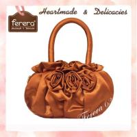 ราคา FERERA เฟอเรร่า กระเป๋าผ้ากระเป๋าถือกระเป๋าผ้าซาตินทรงฟักทอง (9484580403)