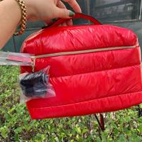 ราคา กระเป๋า ใส่เครื่องสำอางค์ VIP Premium bag ให้ลุคสปอร์ตแต่แฝงความเซ็กซี่ ได้ครบเซท 1 ใบใหญ่ 3 ใบเล็ก คุ้มมากๆ มาไม่เยอะน๊า (20910596358)