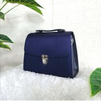 ราคา กระเป๋าผ้าไหมแท้ กระเป๋าสะพาย ปรับสายกระเป๋าได้ กระเป๋าตังค์ ลายไทย สีสวย เกรดพรีเมี่ยม NgamNate (17280403913)