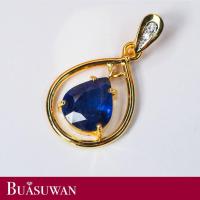 ราคา จี้ ประดับด้วยพลอยไพลิน และเพชร เบลเยี่ยม ตัวเรือนทองคำแท้ 18K จี้ชิ้นนี้ สามารถนำไปคล้องกับสร้อยคอได้หลากหลายสไตล์ (19796238804)