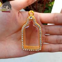 ราคา กรอบพระชุบทองล้อมเพชร ใส่หลวงพ่อไปล่ กว้าง2 4 สูง4 5ซม ขนาดจอกระจก (21279504262)