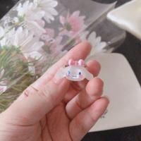 ราคา Kawaii Sanrio แหวนเรซิน Baku Kuromi แหวนคู่โบว์นักเรียนเครื่องประดับโลหะสีม่วงสีดำของขวัญสำหรับแฟนสาวแหวนน้องสาว (19766103855)