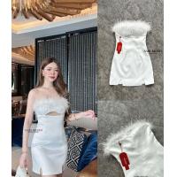 ราคา NABI เดรสเกาะอกสีขาว เว้าเอว แต่งด้วยขนนกและเพชร (20846475002)