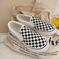 ราคา POLOBAGSHOP รองเท้าขี้เกียจ รองเท้าผ้าใบนักเรียน INS tide รองเท้าผ้าใบลายตารางหมากรุกย้อนยุคสีดำและสีขาว (11174953161)