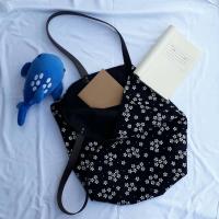 ราคา กระเป๋าผ้าลูกไม้สีดำลายดอก กระเป๋าผ้าแฟชั่น กระเป๋าผ้าสะพายข้าง กระเป๋าผ้าใบใหญ่ (16000027655)