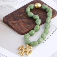 ราคา Tory Burch สไตล์วินเทจส่วนบุคคลตัดเคลือบทองสแควร์สีเขียวโลโก้ลูกปัดสร้อยคอกระดูกโซ่สาวเครื่องประดับ คุณภาพสูง (16985079822)