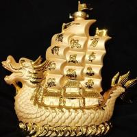 ราคา พร้อมส่ง เรือมังกร เรือสำเภา ขวดเหล้างานเซรามิครูปปั้น สีทองพ่นทรายเนื้อทรายระยิบระยับ ตกแต่งบ้านเสริมฮวงจุ้ย 金龙船 (9655957101)