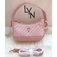 ราคา กระเป๋าสะพายข้างทรงพอช LYN มี 2 สาย กระเป๋าประดับหมุดหน้าโซ่ รุ่นนี้ขายดี (20499512013)