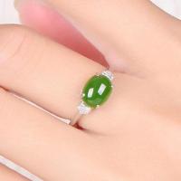 ราคา อัญมณีหยกสีเขียวรูปวงรีสุดหรูแหวนเพชรสำหรับผู้หญิงสีขาวทองสีเงินเครื่องประดับชั้นดีของขวัญแฟชั่นรัด (17474646241)