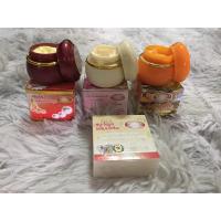 ราคา ครีมโสมผสมผงไข่มุก ครีมกันแดดไข่มุกผสมบัวหิมะ ครีมสมุนไพรขมิ้นผสมบัวหิมะ 3 สูตร 20g 3 กล่อง แถม สบู่บัวหิมะ พร้อมส่ง (7913203465)