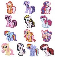 ราคา 50ชิ้นการ์ตูนหุ่นยนต์ช็อคโกแลตทางการแพทย์พีวีซีรองเท้าเสน่ห์อุปกรณ์เสริมสำหรับเกิดการอุดตันไดโนเสาร์ยูนิคอร์นสวนรองเท้าตกแต่งเด็กของขวัญ (14585731148)