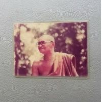 ราคา รูปถ่ายสีหลวงปู่ชา วัดหนองป่าพง จ อุบลราชธานี ยุคประมาณปี 251 กว่า ขนาดยาว 5 ซ ม ซ ม กว้าง 4 ซ ม สภาพสวยรับประกันของแท้ (7644880711)