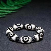ราคา หินมโนราแบบธิเบตสร้อยข้อมือลูกปัดสวรรค์ของทิเบตสีดำและสีขาว The Three Eyed สร้อยข้อมือลูกปัดสวรรค์ห่อด้วยน้ำมันให้ความชุ่มชื้นสร้อยข้อมือ Tianzhu (20710628234)