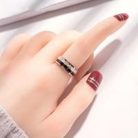 ราคา แหวนเพชรแถวเดียวเหล็กไทเทเนียมหรูหราน้ำหนักเบาแฟชั่นเกาหลีแหวนนิ้วชี้สำหรับคู่รักแบบหมุนได้ทั้งชายและหญิง hot (19636474046)