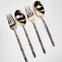 ราคา ชัอนส้อมทองเหลืองลายไผ่ จำนวน2 คู่ (9119793021)