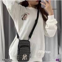 ราคา TW20254 กระเป๋าสะพายข้าง งานปักลาย ป้ายห้อย (21247181187)