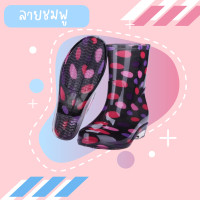 ราคา รองเท้าบูทกันฝน แฟชั่นรองเท้าฝนเกาหลีสไตล์สุภาพสตรี รองเท้า รองเท้าบูทกันน้ำ กันลื่นสวมทนรองเท้าฝนพีวีซี สไตล์เท่ๆสีสันสดใส (16392284080)