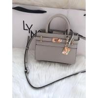 ราคา กระเป๋าถือ LYN 8 นิ้ว รุ่น Atlantis S หูจับ กระเป๋าสะพาย (12911512547)