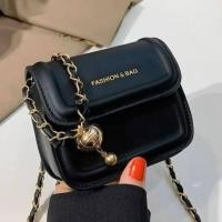 ราคา C E กระเป๋าสะพายข้าง มินิมอล กระเป๋าใบเล็ก แฟชั่นผู้หญิง สายโซ่ หนัง PU พร้อมส่งจากไทย B742 (20484621978)