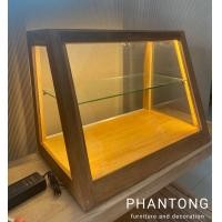 ราคา พร้อมส่ง ตู้โชว์ขนม ตู้โชว์สินค้า พร้อมไฟLEDสีส้ม ขนาด60x38x50 ผลิตจากไม้สักคัดลายคุณภาพดี ตู้ขนม ตู้โชว์ขนม ตู้ไม้ใส่ขนม ตู้ไม้เบเกอรี่ ตู้ไม้สัก ชั้นวางขนม ตู้เค้ก ตู้ขนมปัง ตู้โชว์เบเกอรี่ ตู้ก๊วย 
