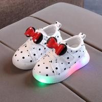 ราคา BAOLONGXIN รองเท้ากีฬาเด็กรองเท้ามีไฟ LED ติดโบว์รองเท้าเด็กผู้หญิงน้ำหนักเบาระบายอากาศได้ดี (20043867704)