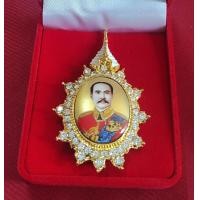 ราคา เข็มกลัดในหลวง รัชกาลที่ 5 เข็มที่ระลึก ร 5 พระบรมฉายาลักษณ์ เข็มกลัดล้อมเพชร พร้อมกล่อง (20703386576)