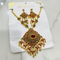 ราคา vintage jewelry เครื่องประดับไทย เครื่องประดับชุดไทย พลอยเทียมสร้อยคอ สร้อยคอจี้ ชุดสูทสีทอง ต่างหู หัวเข็มขัด สีแดง (20906127324)