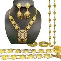 ราคา Vintage Jewelry ชุดเครื่องประดับไทย สร้อยคอ ต่างหูคลิป เข็มขัดหัวเข็มขัด สร้อยสังวาลย์ (1218886019)