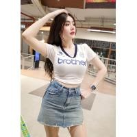 ราคา เสื้อครอปสั้นคอวีแถบแขนลาย brother (20629624214)