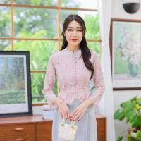 ราคา มี 2 สี ขาว ชมพู เสื้อลูกไม้ฝรั่งเศษเนื้อนิ่ม คอจีน แขนสามส่วน แต่งชายระบาย มีซับในและซิปด้านหลัง (20945506980)