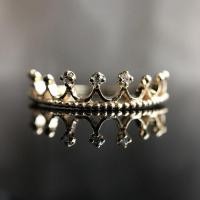 ราคา แหวนเพชรไทเทเนียมสีทองรูปมงกุฎสำหรับผู้หญิงแหวนหมั้นสำหรับงานแต่งงานคริสตัลเครื่องประดับแฟชั่น (19332971444)