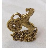 ราคา รูปหล่อม้ามงคล ม้าทองเหลือง ม้ามงคลยืนบนเหรียญจีนก้อนทองโบราณ สัตว์มงคล ปีนักกษัตรเสริมฮวงจุ้ยค้าขายดีมั่งคั่งร่ำรวย (11348158806)