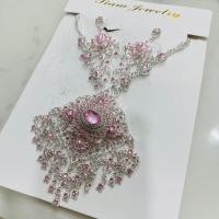 ราคา vintage jewelry เครื่องประดับไทย เครื่องประดับชุดไทย พลอยเทียมสร้อยคอ สร้อยคอจี้ ชุดสูทสีทอง ต่างหู หัวเข็มขัด สีแดง (20906127325)