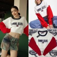 ราคา Tommy Knit crop Long sleeves 430 ฟรีส่ง เสื้อครอปแขนยาว ดีเทลแขนเสื้อสีตัดทูโทน ทอลายแบรนด์ดัง texture ผ้าคือดีมาก ผ้าไหมพรมนุ่ม เนื้อร่อง สัมผัสนิ่มสบาย อย่างดี ไม่คันนะค่า ทรงสวย ใส่ง่าย แมทช์กับขาย