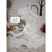ราคา รองเท้าแฟชั่นมือสองสไตล์เกาหลี เสริมส้นsize 37 5 ถึง39 5 (19911042178)