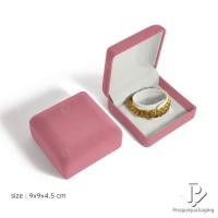 ราคา กล่องกำไลข้อมือ สีโอรส ขาว กล่องใส่กำไลหิน กล่องกำไล กล่องนาฬิา เพิ่มความสวยงาม จัดโชว์เครื่องประดับ ราคาส่ง (20335203706)