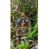 ราคา พระเครื่องยอดนิยม เหรียญพร้อมกรอบ รุ่น รวยร้อยล้าน เนื้ออาปาก้า ลงยาเขียว เลขโค้ด 28 หลวงพ่อพัฒน์ ปุญญกาโม วัดห้วยด้วน (18219106361)