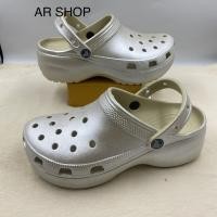ราคา รองเท้าแบบสวม Crocs รองเท้าส้นสูงสำหรับผู้หญิง รุ่น Classic platform clog มี6สี สินค้าเข้าใหม่พร้อมส่งทุกสีค่ะ (21088227395)